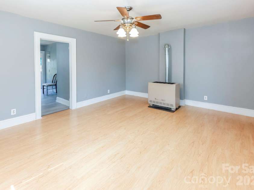 114 Mitchell Street, Rutherfordton, NC 28139.  MLS# CAR4363308, YatesRealty ID 6523. LR 1