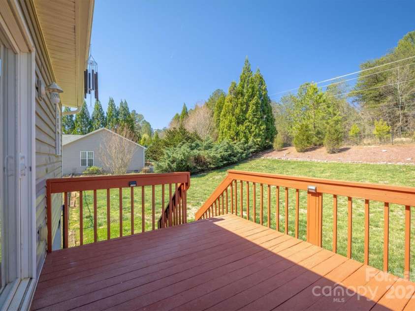 106 River Glen Drive, Morganton, NC 28655.  MLS# CAR4240798, YatesRealty ID 6525. 