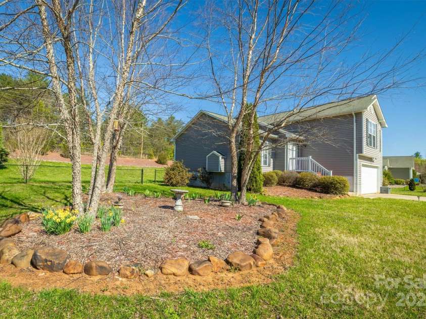 106 River Glen Drive, Morganton, NC 28655.  MLS# CAR4240798, YatesRealty ID 6525. 