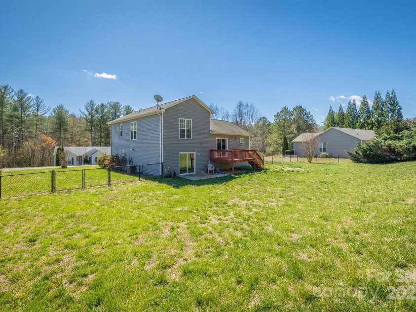 106 River Glen Drive, Morganton, NC 28655.  MLS# CAR4240798, YatesRealty ID 6525. 
