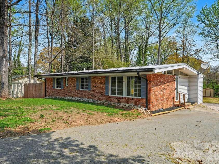 518 Annex Avenue, Kannapolis, NC 28083.  MLS# CAR4361830, YatesRealty ID 6525. 