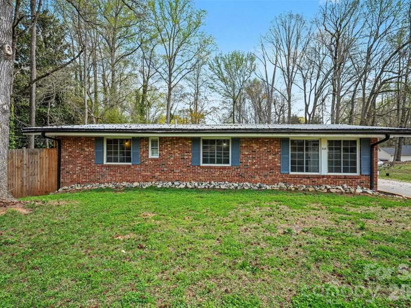 518 Annex Avenue, Kannapolis, NC 28083.  MLS# CAR4361830, YatesRealty ID 6525. 