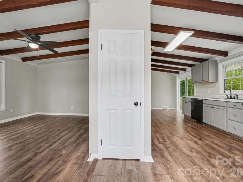 518 Annex Avenue, Kannapolis, NC 28083.  MLS# CAR4361830, YatesRealty ID 6525. 