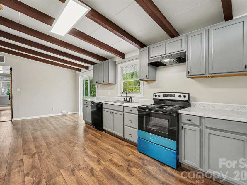518 Annex Avenue, Kannapolis, NC 28083.  MLS# CAR4361830, YatesRealty ID 6525. 