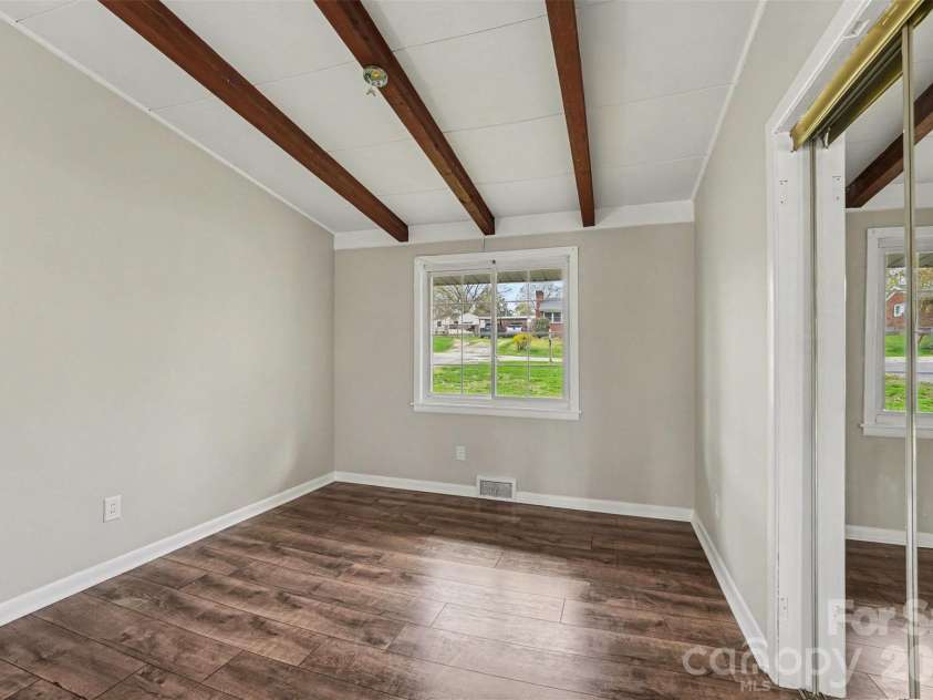 518 Annex Avenue, Kannapolis, NC 28083.  MLS# CAR4361830, YatesRealty ID 6525. 