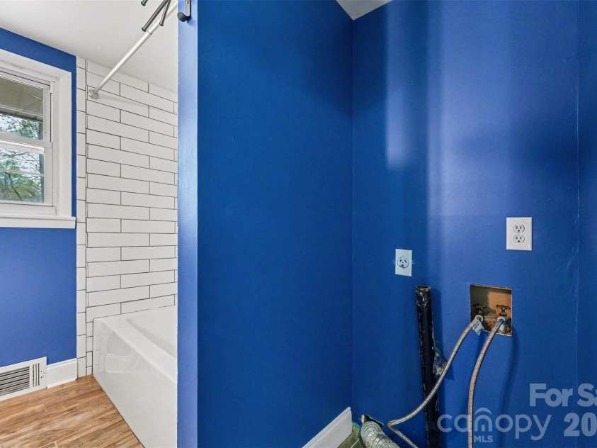 518 Annex Avenue, Kannapolis, NC 28083.  MLS# CAR4361830, YatesRealty ID 6525. 
