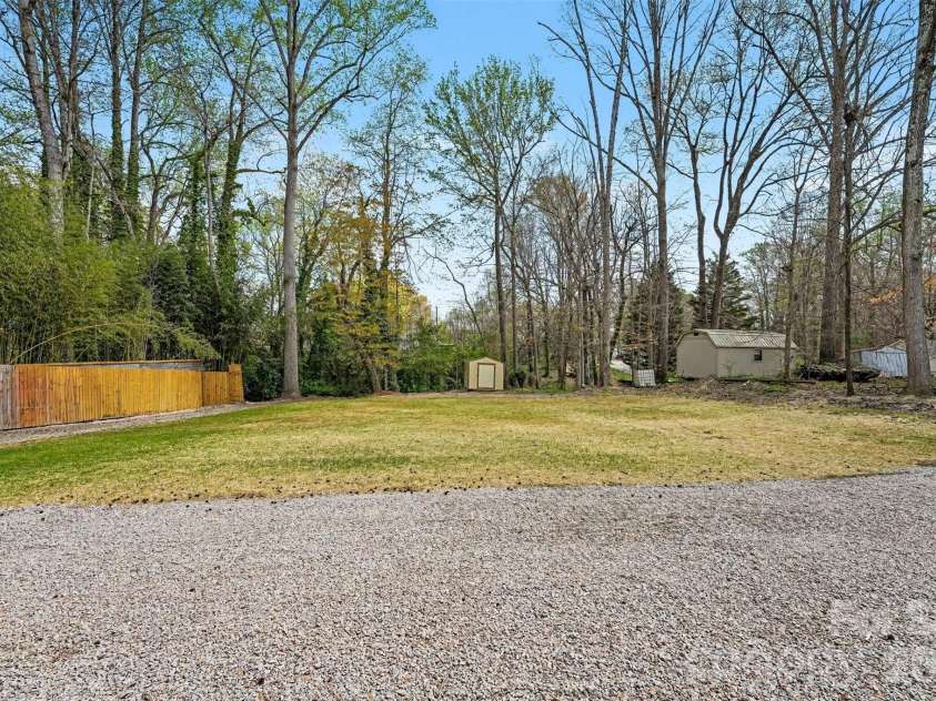 518 Annex Avenue, Kannapolis, NC 28083.  MLS# CAR4361830, YatesRealty ID 6525. 