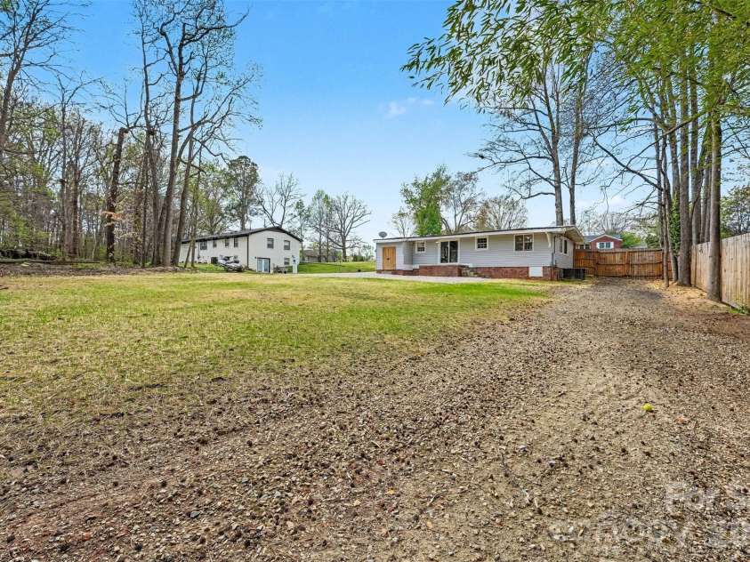 518 Annex Avenue, Kannapolis, NC 28083.  MLS# CAR4361830, YatesRealty ID 6525. 