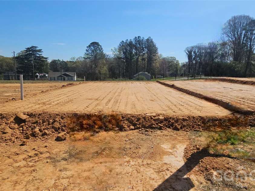 1237 Signal Avenue, Gastonia, NC 28052.  MLS# CAR4362012, YatesRealty ID 6526. 