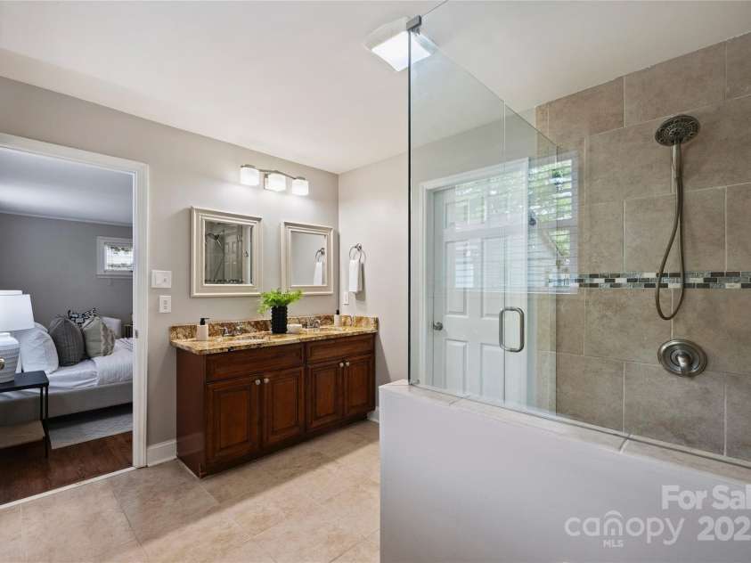1837 Academy Street, Charlotte, NC 28205.  MLS# CAR4234969, YatesRealty ID 6526. Primary bath