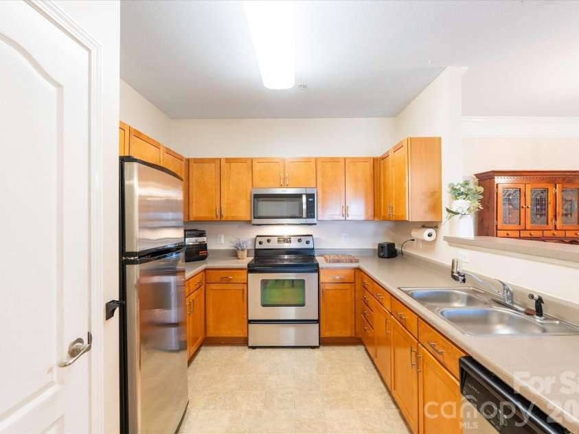 233 Appeldoorn Circle, Asheville, NC 28803.  MLS# CAR4359860, YatesRealty ID 6527. 