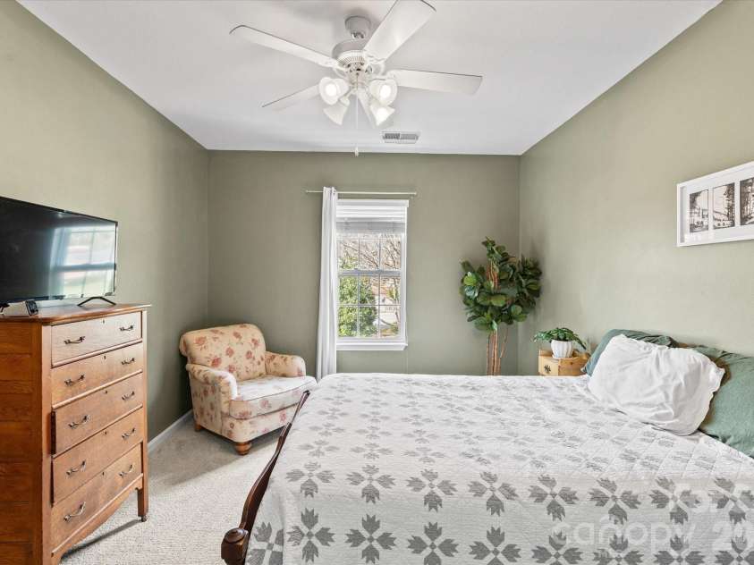 233 Appeldoorn Circle, Asheville, NC 28803.  MLS# CAR4359860, YatesRealty ID 6527. 