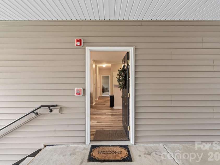 233 Appeldoorn Circle, Asheville, NC 28803.  MLS# CAR4359860, YatesRealty ID 6527. 