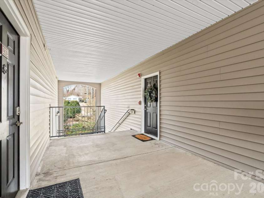 233 Appeldoorn Circle, Asheville, NC 28803.  MLS# CAR4359860, YatesRealty ID 6527. 