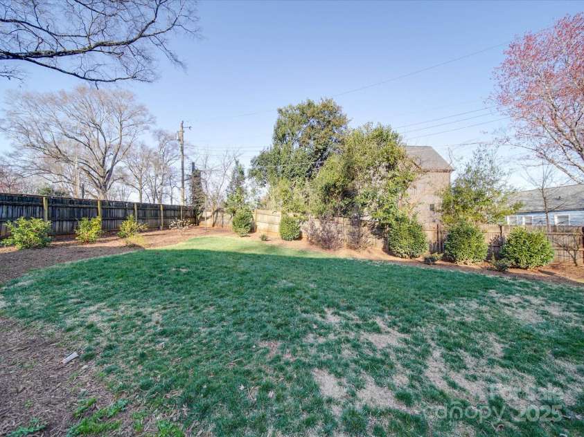 2729 Duncan Avenue, Charlotte, NC 28205.  MLS# CAR4224042, YatesRealty ID 6528. Large Flat Lot
