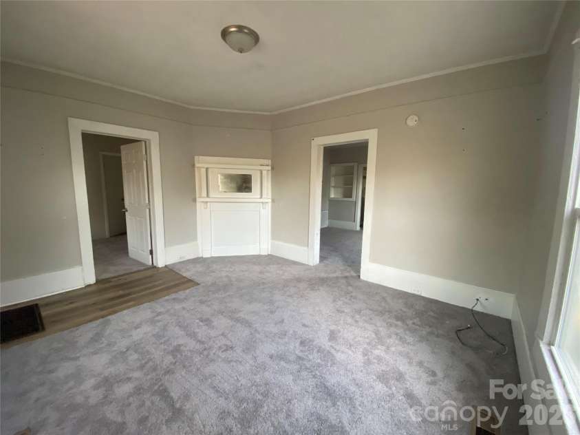 303 Rogers Lake Road, Kannapolis, NC 28081.  MLS# CAR4360903, YatesRealty ID 6528. 