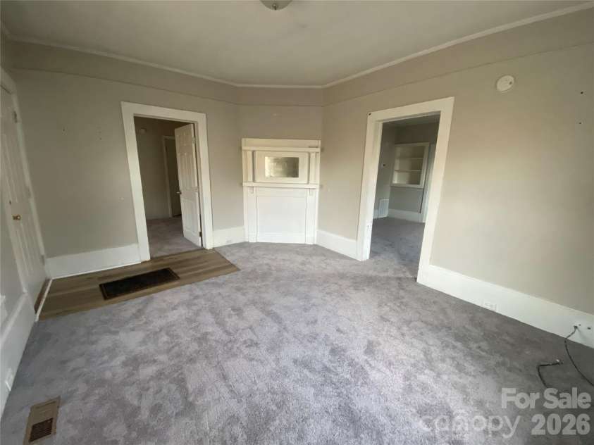 303 Rogers Lake Road, Kannapolis, NC 28081.  MLS# CAR4360903, YatesRealty ID 6528. 