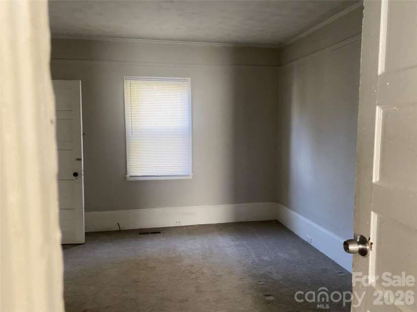 303 Rogers Lake Road, Kannapolis, NC 28081.  MLS# CAR4360903, YatesRealty ID 6528. 