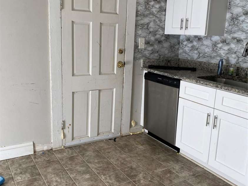 303 Rogers Lake Road, Kannapolis, NC 28081.  MLS# CAR4360903, YatesRealty ID 6528. 