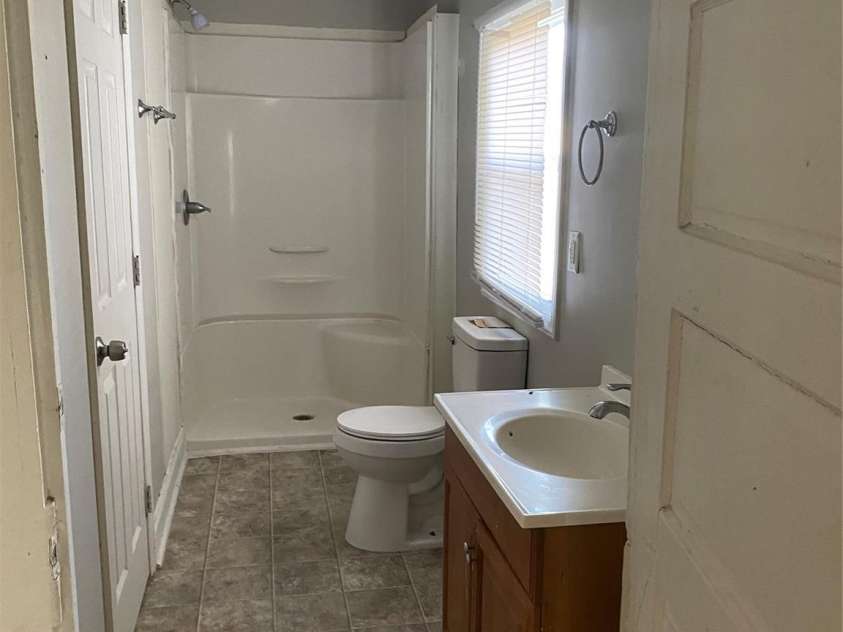 303 Rogers Lake Road, Kannapolis, NC 28081.  MLS# CAR4360903, YatesRealty ID 6528. 