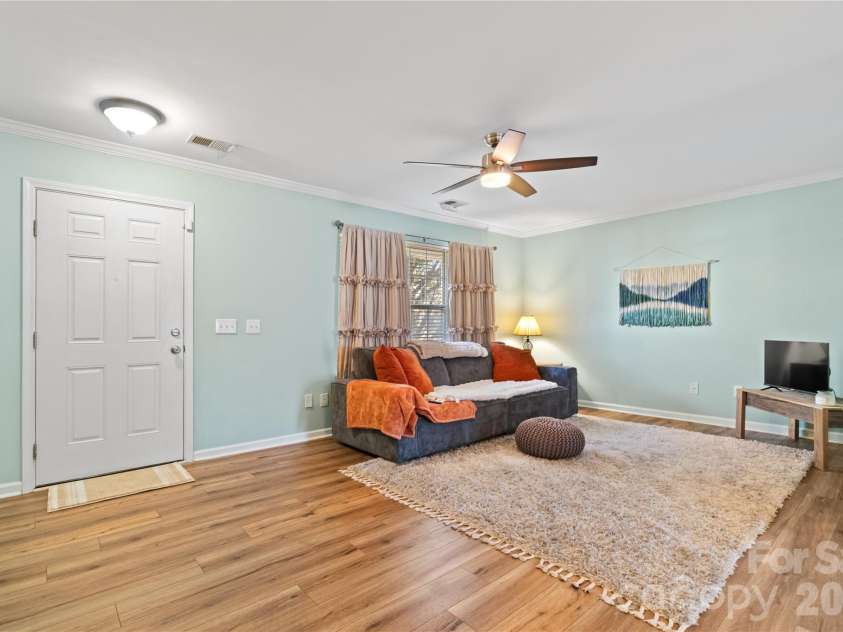 3086 Caldwell Ridge Parkway, Charlotte, NC 28213.  MLS# CAR4361484, YatesRealty ID 6529. 