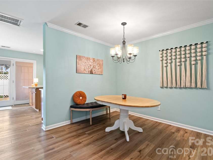 3086 Caldwell Ridge Parkway, Charlotte, NC 28213.  MLS# CAR4361484, YatesRealty ID 6529. 