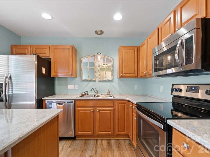 3086 Caldwell Ridge Parkway, Charlotte, NC 28213.  MLS# CAR4361484, YatesRealty ID 6529. 