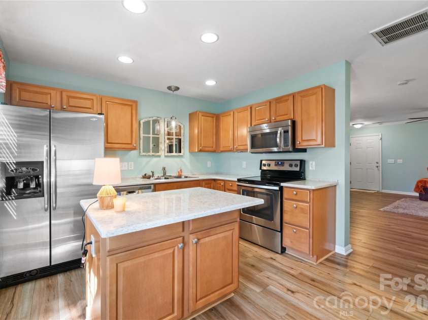 3086 Caldwell Ridge Parkway, Charlotte, NC 28213.  MLS# CAR4361484, YatesRealty ID 6529. 