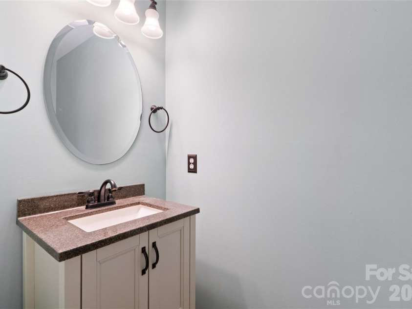 3086 Caldwell Ridge Parkway, Charlotte, NC 28213.  MLS# CAR4361484, YatesRealty ID 6529. 