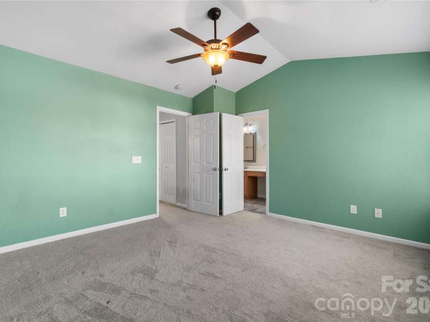 3086 Caldwell Ridge Parkway, Charlotte, NC 28213.  MLS# CAR4361484, YatesRealty ID 6529. 