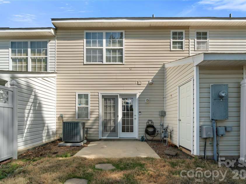 3086 Caldwell Ridge Parkway, Charlotte, NC 28213.  MLS# CAR4361484, YatesRealty ID 6529. 
