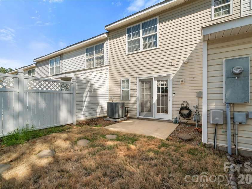 3086 Caldwell Ridge Parkway, Charlotte, NC 28213.  MLS# CAR4361484, YatesRealty ID 6529. 