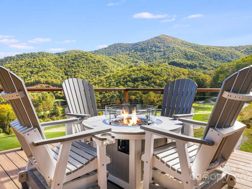 13 Switchgrass Lane, Sylva, NC 28779.  MLS# CAR4307384, YatesRealty ID 653. 