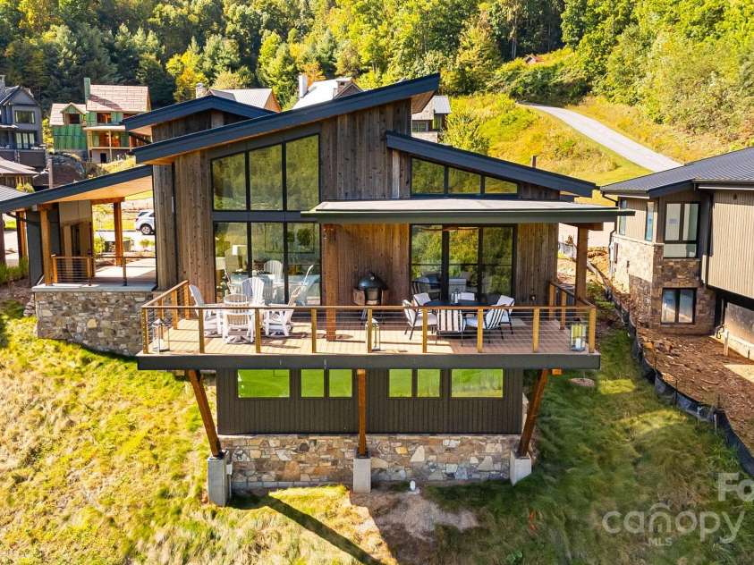 13 Switchgrass Lane, Sylva, NC 28779.  MLS# CAR4307384, YatesRealty ID 653. 