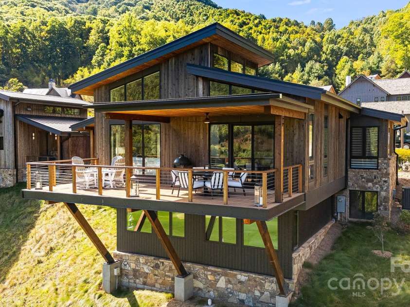13 Switchgrass Lane, Sylva, NC 28779.  MLS# CAR4307384, YatesRealty ID 653. 