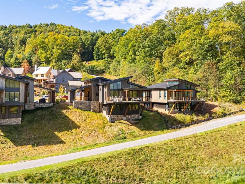 13 Switchgrass Lane, Sylva, NC 28779.  MLS# CAR4307384, YatesRealty ID 653. 