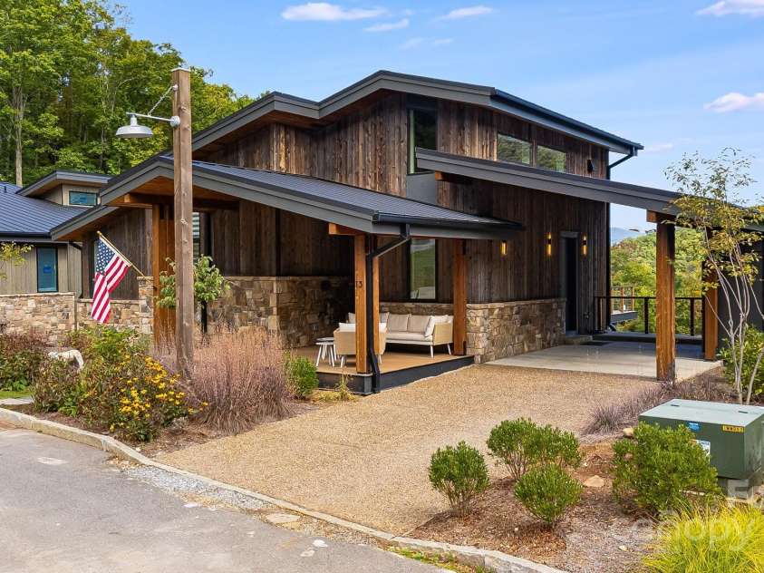 13 Switchgrass Lane, Sylva, NC 28779.  MLS# CAR4307384, YatesRealty ID 653. 