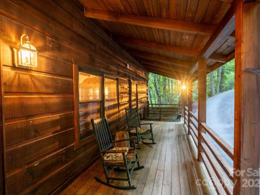 170 Mountain Laurel Lane, Blowing Rock, NC 28605.  MLS# CAR4320025, YatesRealty ID 653. 