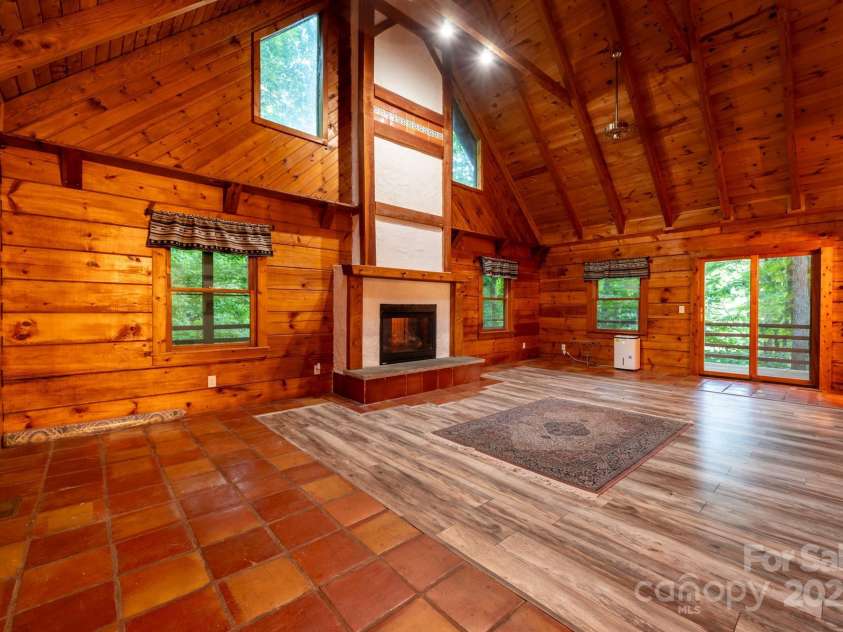 170 Mountain Laurel Lane, Blowing Rock, NC 28605.  MLS# CAR4320025, YatesRealty ID 653. 