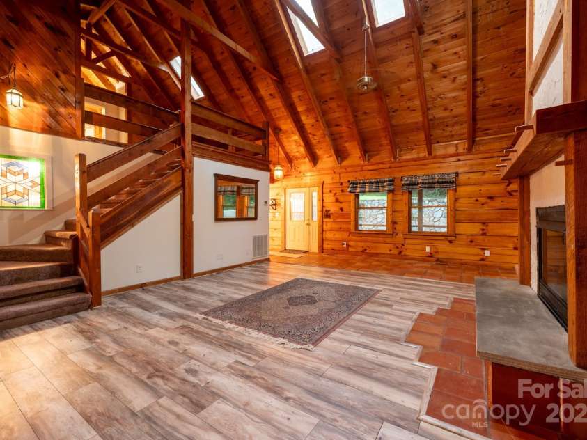 170 Mountain Laurel Lane, Blowing Rock, NC 28605.  MLS# CAR4320025, YatesRealty ID 653. 