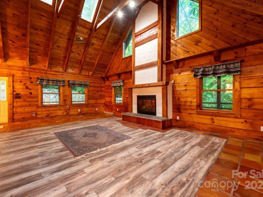 170 Mountain Laurel Lane, Blowing Rock, NC 28605.  MLS# CAR4320025, YatesRealty ID 653. 