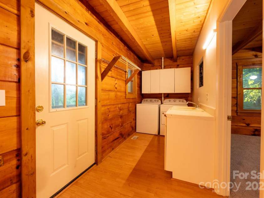 170 Mountain Laurel Lane, Blowing Rock, NC 28605.  MLS# CAR4320025, YatesRealty ID 653. 