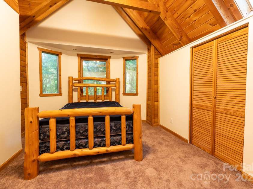 170 Mountain Laurel Lane, Blowing Rock, NC 28605.  MLS# CAR4320025, YatesRealty ID 653. 