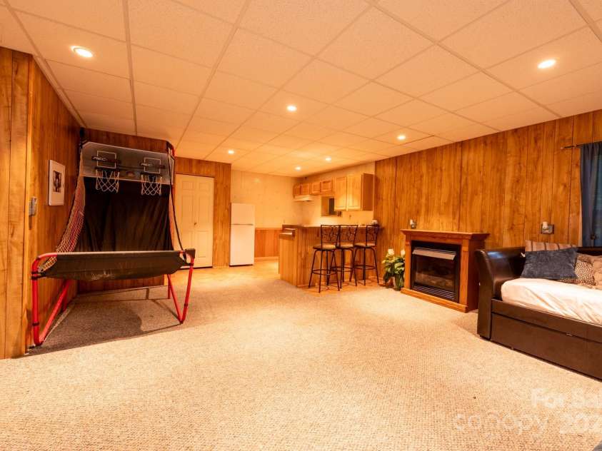 170 Mountain Laurel Lane, Blowing Rock, NC 28605.  MLS# CAR4320025, YatesRealty ID 653. 