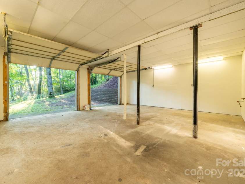 170 Mountain Laurel Lane, Blowing Rock, NC 28605.  MLS# CAR4320025, YatesRealty ID 653. 