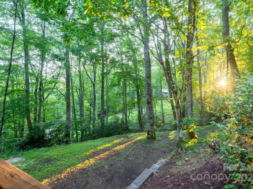 170 Mountain Laurel Lane, Blowing Rock, NC 28605.  MLS# CAR4320025, YatesRealty ID 653. 