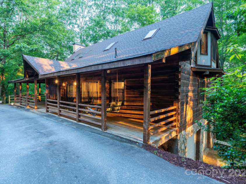 170 Mountain Laurel Lane, Blowing Rock, NC 28605.  MLS# CAR4320025, YatesRealty ID 653. 