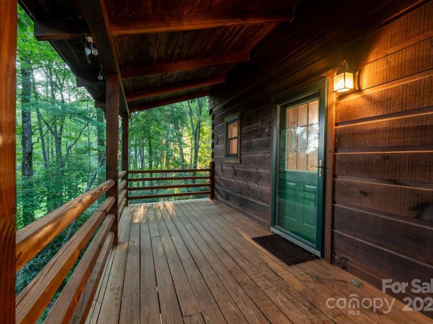 170 Mountain Laurel Lane, Blowing Rock, NC 28605.  MLS# CAR4320025, YatesRealty ID 653. 