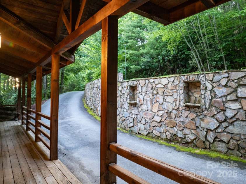 170 Mountain Laurel Lane, Blowing Rock, NC 28605.  MLS# CAR4320025, YatesRealty ID 653. 
