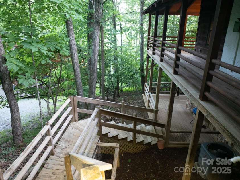 170 Mountain Laurel Lane, Blowing Rock, NC 28605.  MLS# CAR4320025, YatesRealty ID 653. 